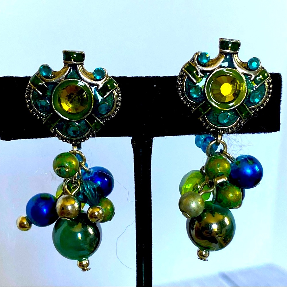 Vintage 1990s Clip on earrings lightweight collector